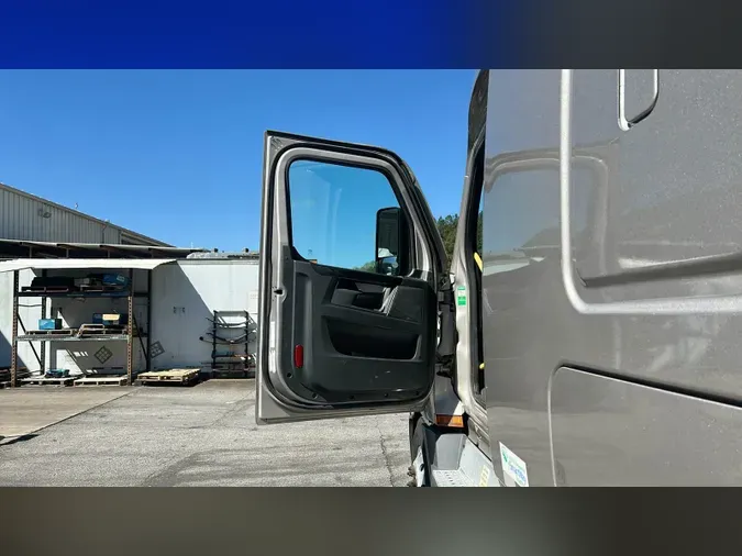 2024 Freightliner Cascadia 126