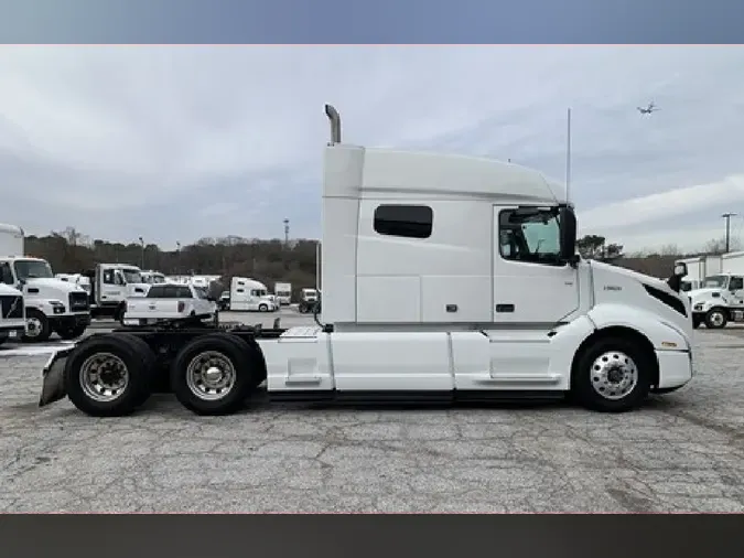 2020 VOLVO VNL64T740