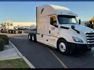 2018 FREIGHTLINER T12664ST