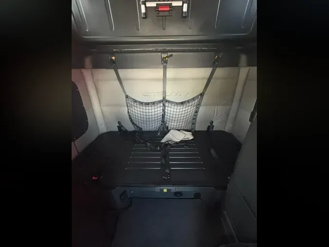 2022 FREIGHTLINER Cascadia 126