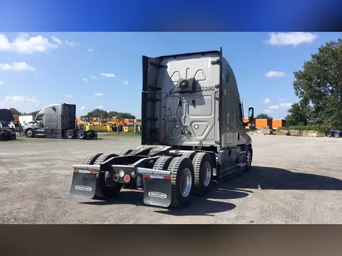2022 Freightliner Cascadia 126d2bc7e25da24512762a818e1cebf65a4