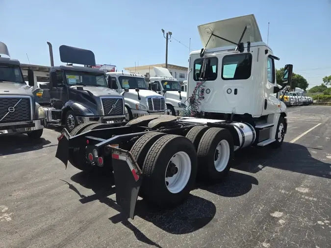2018 FREIGHTLINER CASCADIA 125