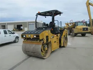2017 CATERPILLAR CB7