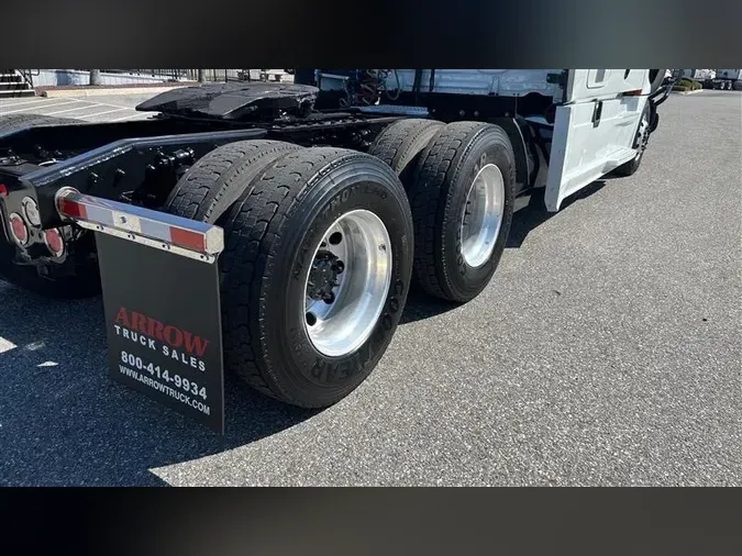 2020 FREIGHTLINER CA126