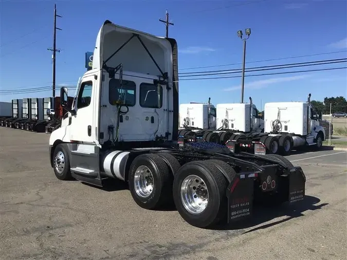 2021 FREIGHTLINER CA126