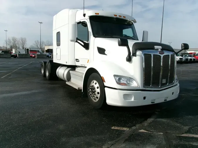 2022 Peterbilt 579