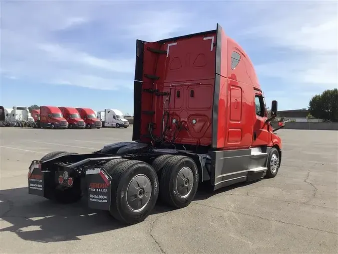 2021 FREIGHTLINER CA126