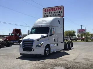 2018 FREIGHTLINER CASCADEVO1