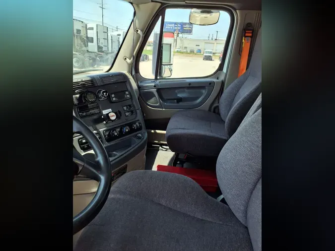 2019 FREIGHTLINER/MERCEDES CASCADIA 125d2d8e6b3f95d1e17373b4ca07c432ffb