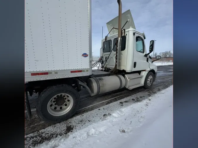 2019 FREIGHTLINER/MERCEDES NEW CASCADIA 126