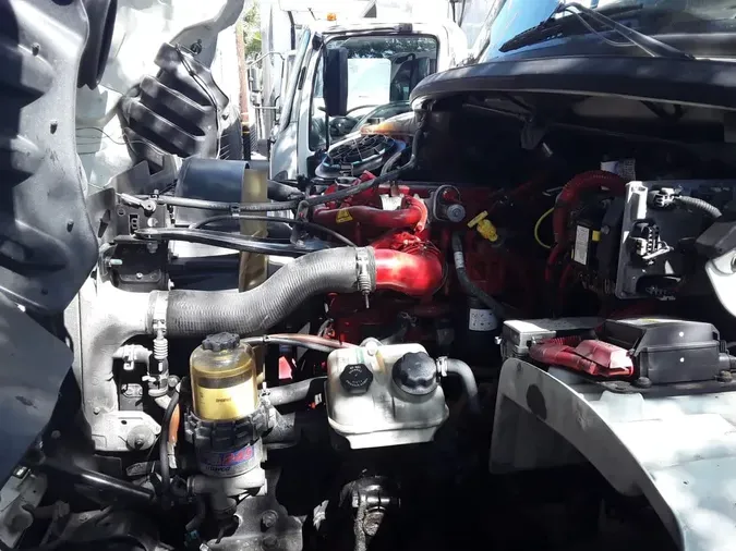 2018 FREIGHTLINER M2 106
