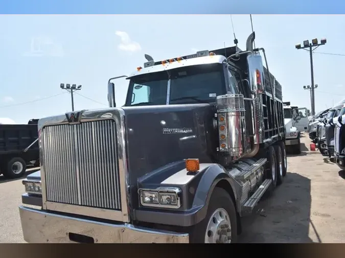 2022 WESTERN STAR 4900EX