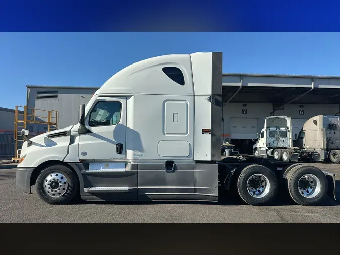2023 Freightliner Cascadia 126d2def8de06451fb5e6a2b8b5bf19f8e8