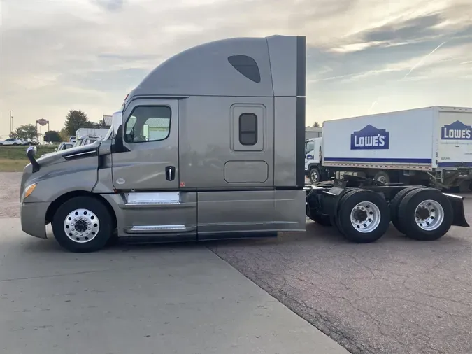 2019 Freightliner New Cascadia