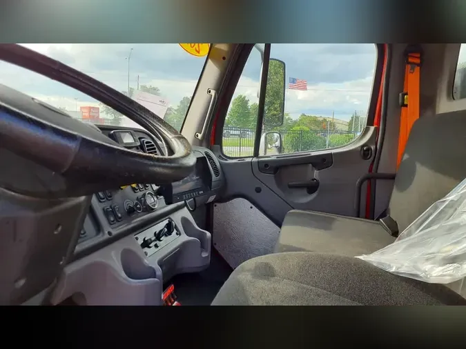 2019 FREIGHTLINER/MERCEDES M2 106d2e2cf5c31e91e93b14817f6442005d9