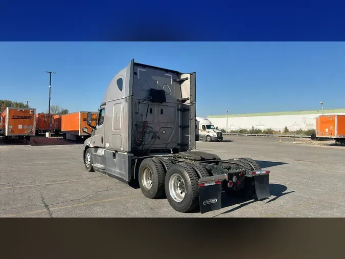 2023 Freightliner Cascadia 126