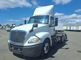 2019 NAVISTAR INTERNATIONAL LT625 DAYCAB T/A