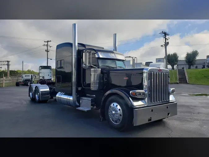 2022 Peterbilt 389d2ebb5a75bdfb1d961bd52d3bc135fe9