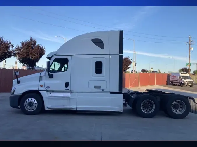 2019 FREIGHTLINER/MERCEDES CASCADIA 125