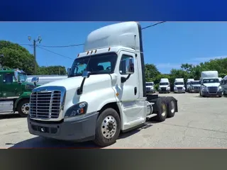 2018 FREIGHTLINER/MERCEDES CASCADIA 125