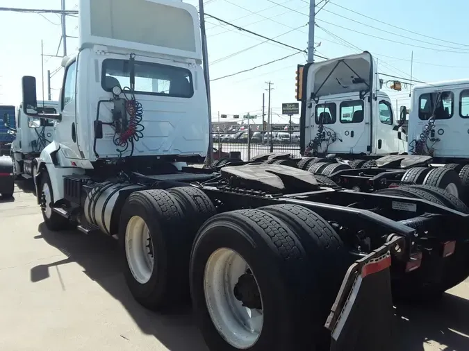 2018 NAVISTAR INTERNATIONAL RH613 DAYCAB T/A