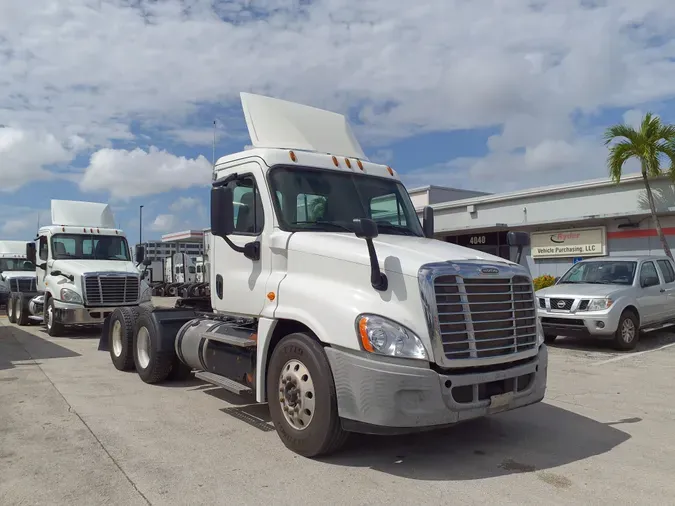 2016 FREIGHTLINER/MERCEDES CASCADIA 125