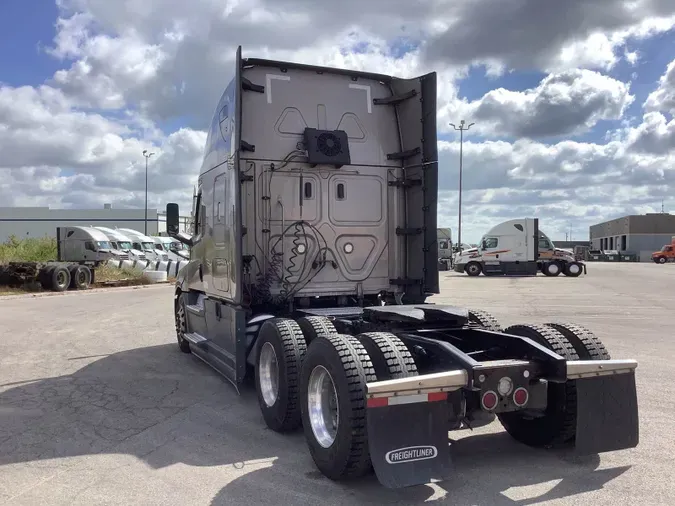 2022 Freightliner Cascadia 126