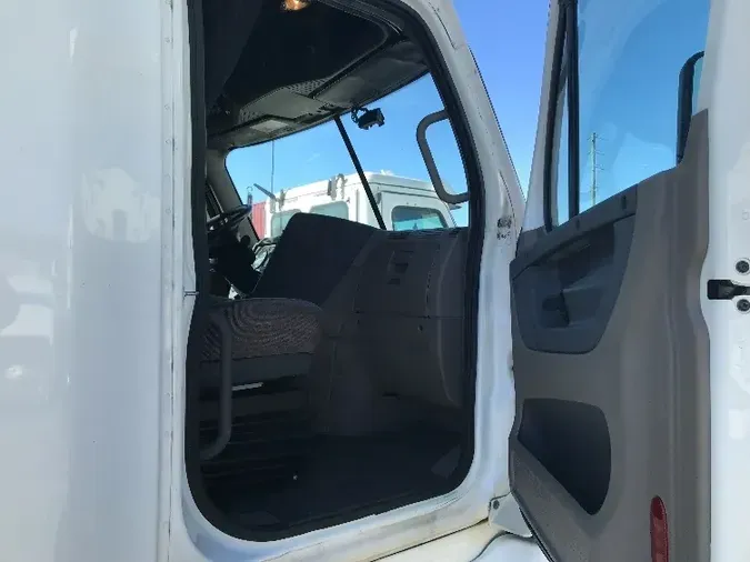 2019 Freightliner X12564ST