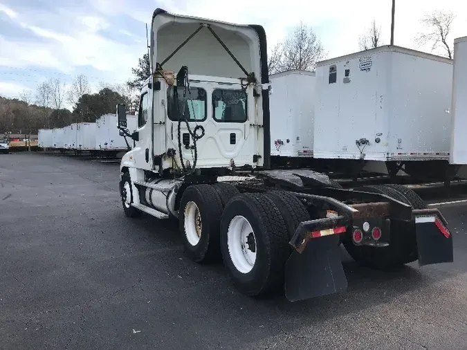 2016 Freightliner X12564ST