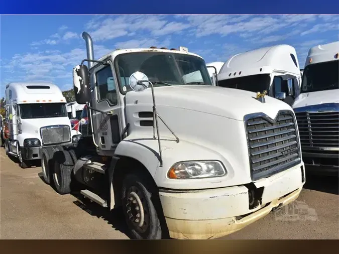 2007 MACK VISION CX613