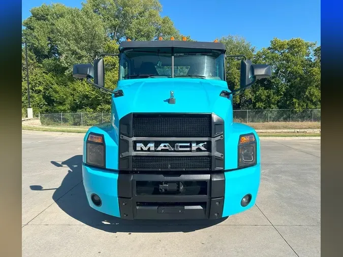 2020 MACK AN64T