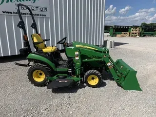 2016 John Deere 1025R