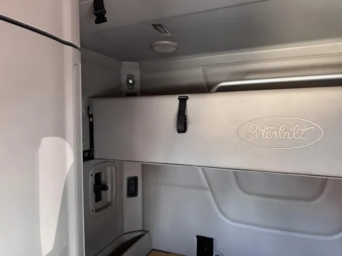 2022 Peterbilt 567