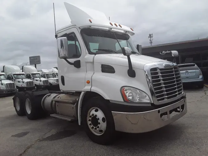 2017 FREIGHTLINER/MERCEDES CASCADIA 113