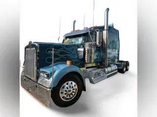 2021 Kenworth W900L