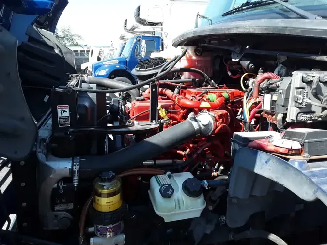 2018 FREIGHTLINER M2 106