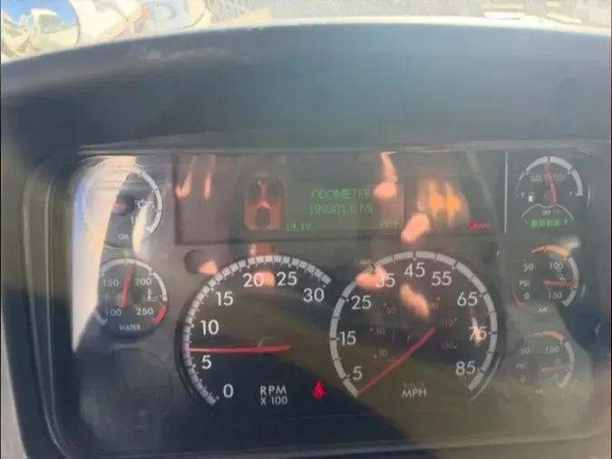 2019 FREIGHTLINER/MERCEDES M2 106