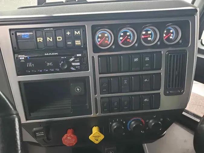 2020 MACK AN64Td3048e7b394722d211ea633f6860ec39