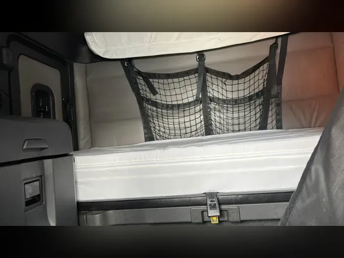 2022 Freightliner Cascadia 126d30516e542645c8edcccafc182180ff4