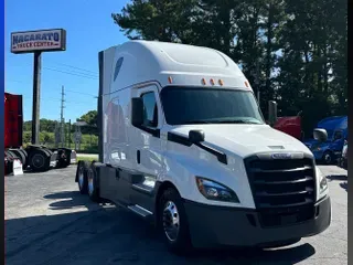 2020 Freightliner Cascadia 126