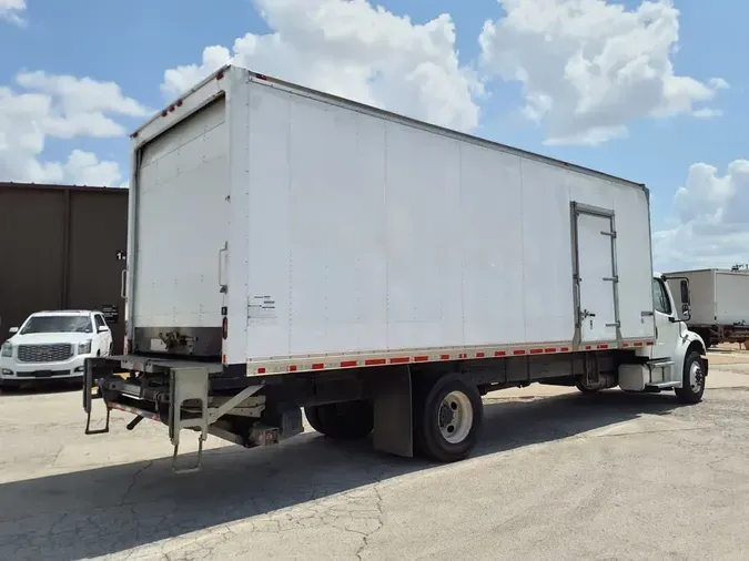 2018 FREIGHTLINER M2 106