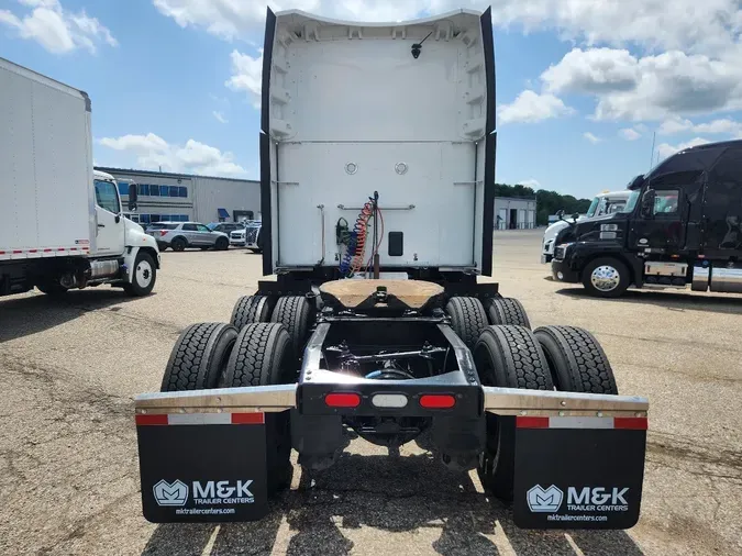 2023 PETERBILT 579