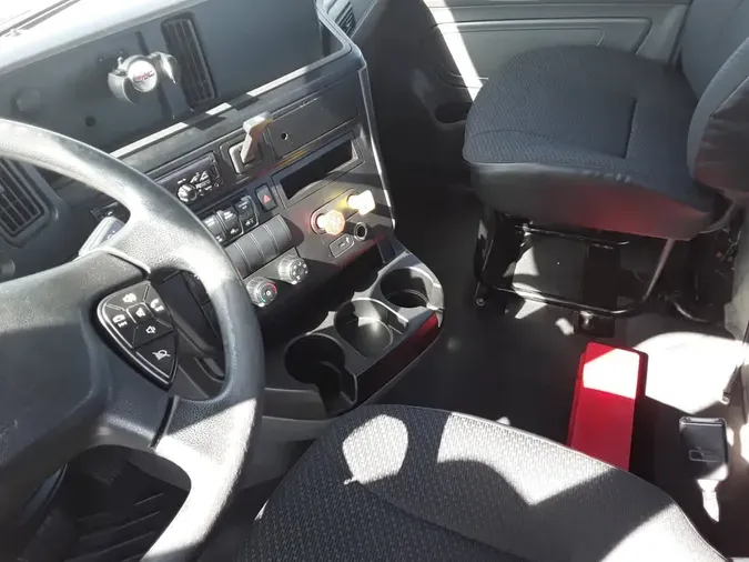 2018 NAVISTAR INTERNATIONAL LT625 DAYCAB T/A