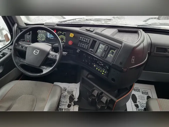 2024 VOLVO VNL64T860