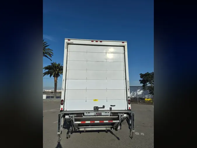 2020 FREIGHTLINER/MERCEDES M2 106