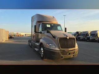 2022 International LT