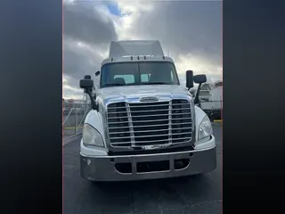 2018 FREIGHTLINER/MERCEDES CASCADIA 125