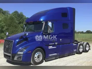 2023 VOLVO VNL64T860