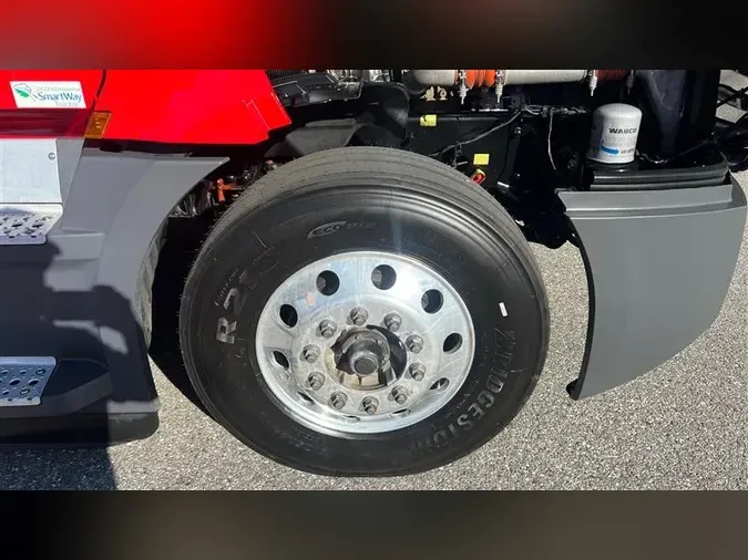 2022 FREIGHTLINER CA126