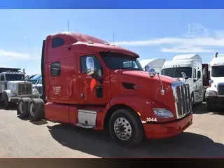 2013 PETERBILT 587